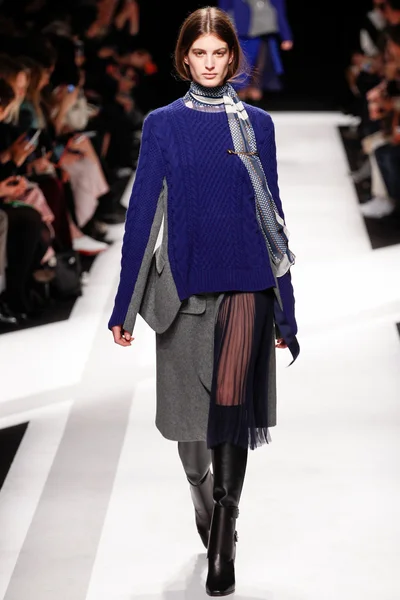 Look 18